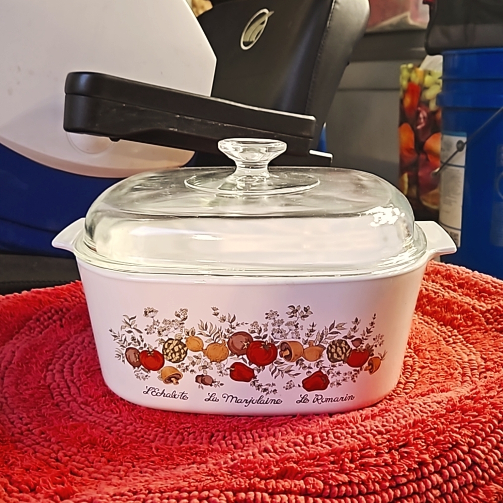 Vintage 5 quart Corning Ware A-5-B